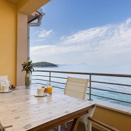 Bellavista Apartman Punta Veli Lošinj Buitenkant foto